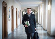 Gute Nachrichten im Gepäck: Der St. Galler Finanzchef Benedikt Würth gestern in der Pfalz. (Bild: Ralph Ribi (St. Gallen, 19. März 2018))