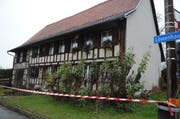 In diesem Haus im Weiler Löwenhaus in Kümmertshausen wurde der IV-Rentner getötet. (Archivbild) (Bild: NANA DO CARMO)