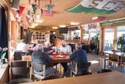 Soll aufgefrischt werden: Die "Kronen-Lounge" im Paul-Grüninger-Stadion des SC Brühl. (Bild: Ralph Ribi)