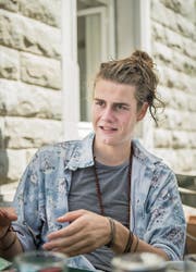 "Alle sollen an der Stadt St.Gallen teilhaben können", sagt Stadtratskandiat Andri Bösch. (Bild: Jil Lohse)