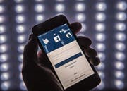 Noch ist Facebook ein attraktiver Werbekanal für Unternehmen. Doch jüngere Menschen lassen das soziale Netzwerk zunehmend links liegen. (Bild: Pius Amrein)