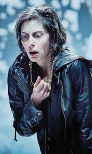 Hamlet_Gross Tragödie von William Shakespeare Inszenierung Barbara-David Brüesch Bühne Stéphane Laimé Kostüme Heidi Walter Musikalische Leitung Christian Müller Musikalische Beratung Christian Zehnder Kampfchoreographie Klaus Figge Dramaturgie Armin Breidenbach (Bild: Patrick Pfeiffer)