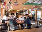 Soll aufgefrischt werden: Die «Kronen-Lounge» im Paul-Grüninger-Stadion des SC Brühl. (Bild: Ralph Ribi)