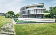 Das Reedereigebäude der Hanseatic Lloyd AG in Uttwil wird Teil einer neuen Luxusresidenz. (Bild: Andrea Stalder)