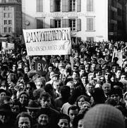 Nur scheinbar lange her: Demonstration fürs Frauenstimmrecht 1969 in Bern. (Bild: Keystone)