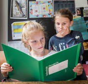 Gerade erst abgeschafft, auf Geheiss des Kantons wieder eingeführt: halbe Noten im Zeugnis. (Bild: Urs Bucher)