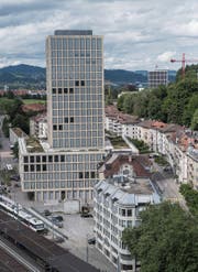 Die Fachhochschule St. Gallen hinter dem Hauptbahnhof. (Bild: Ralph Ribi)