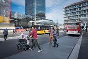 Wer hat alles Platz auf St.Gallens Strassen: Autos, Öffentlicher Verkehr, Velos und Fussgänger? Am 4. März entscheiden die Stadtsanktgaller über die Mobilitätsintitative. (Bild: Benjamin Manser/Archiv)