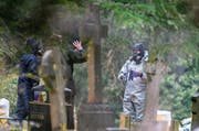 Ermittlungen nach dem Giftanschlag von letzter Woche auf den Ex-Spion Sergej Skripal und seine Tochter im englischen Salisbury. (Bild: Chris J. Ratcliffe/Getty (10. März 2018))