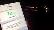 Die Lärm-App zeigt rund 300 Meter von der Festivalbühne entfernt 78 dB an. (Bild: Martin Oswald)
