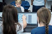... damit die Wolken im Computerspiel später so fliegen, wie die beiden es möchten.