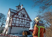 "Falkenburg", 28. Januar 2017: Die Feuerwehr ist mit einem Grossaufgebot vor Ort und bringt den Brand rasch unter Kontrolle. (Bild: Michel Canonica)