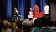Das Theater Knotenpunkt hat die Szenen extra für diesen Anlass geschrieben. (Bild: Manuel Nagel)