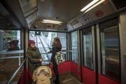 Im Bähnli bereit für die Bergfahrt. (Bild: Ralph Ribi - 22. Oktober 2014)