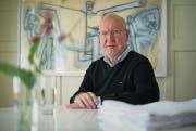Mit Lebenslob beginnen, mit dem Tod enden, dazwischen nicht alles sagen: Das ist der grosse Bogen über Ivo Ledergerbers «Von der Liebe». (Bild: Coralie Wenger)