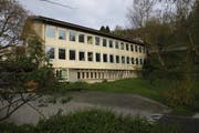 Das Schulhaus Tschudiwies steht am Bernegghang unterhalb der Teufener Strasse am Ende der Melonenstrasse, die ihren Namen vom Melonenhof, dem ehemaligen Gutshof der Von Tschudis hat. (Bild: Reto Voneschen - 28. April 2015)