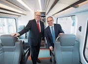 Verwaltungsratspräsident Fredy Brunner und Direktor Thomas Baumgartner im neuen «Tango». (Bild: Ralph Ribi)