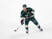 Christoph Bertschy während einem seiner neun NHL-Einsätze für Minnesota (Bild: KEYSTONE/FR1768 AP/PAUL BATTAGLIA)