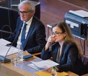 Wer sitzt ab 2018 statt Nino Cozzio neben Maria Pappa im Parlamentssaal – eine Frau oder ein Mann? (Bild: Benjamin Manser)