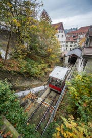 Die Kabine der Mühleggbahn auf dem Abschnitt zwischen Talstation und Tunnelportal. (Bild: Urs Bucher)