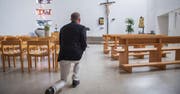 Jedes Wochenende findet in der hauseigenen Kapelle im Kantonsspital ein Gottesdienst statt. (Bilder: Urs Bucher)