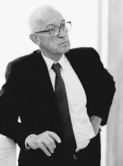 Eine elegante Erscheinung, scharfer Intellekt – Jürg Janett (1928–2016). (Bild: Franziska Messner-Rast)