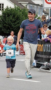 Die Freude steht beiden ins Gesicht geschrieben. (Bilder: Barbara Hettich)