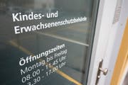 Steigende Fallzahlen kennzeichnen die Tätigkeit der Kesb. (Bild: Keystone (Symbolbild))