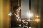 Reisen mit Herz und Hirn: Michael Hug las am 17. Januar im «Rössli» Mogelsberg aus seinen zwei Büchern «Mediterranea» und «Tre Vulcani». (Bild: Michel Canonica)