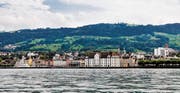 Rorschach vom Bodensee aus: Dominant das Kornhaus, mit dessen Nutzung sich ein kleines Drama verbindet. (Bild: Privatarchiv Daniel-Johan Stieger)