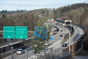 Auf der St.Galler Stadtautobahn gibt es Kapazitäts-Engpässe - eine dritte Röhre soll für Entlastung sorgen. (Bild: Ralph Ribi)