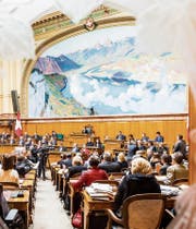 Blick in den Nationalratssaal, wo die Vereinigte Bundesversammlung am Mittwoch zusammenkommt. (Bild: Thomas Hodel/Keystone)