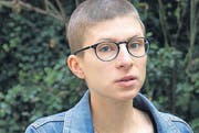 Autorin Anna Stern: Raspelkurze Haare wie ihre Romanfigur. (Bild: pd)