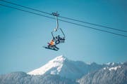 Ein Skilager bedeutet mehr als nur Wintersport zu betreiben, es bietet die Möglichkeit für viele gemeinschaftliche Erlebnisse. (Bild: Benjamin Manser (6. Januar 2016))