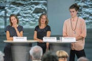 Sonja Lüthi (links) von der GLP erhält Support von der SP. Ingrid Jacober (Grüne) spielte kein Rolle. Andri Bösch (Juso) scheitert knapp. (Bild: Urs Bucher)