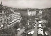 Die heutige Gestaltung des Marktplatzes geht auf die Jahre 1949 bis 1951 zurück. Damals wurde die neue "Union" und die Marktrondelle gebaut. Hinten sind auf der linken Seite des Bohl das Hotel Hecht und dahinter das alte Stadttheater zu erkennen. Das zweite Hotel am Platz war der "Gallushof". Er ist am linken Bildrand zu sehen. (Bild: Sammlung Reto Voneschen)