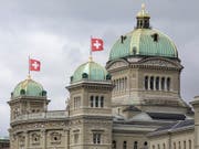Die Meldungen wegen Drohungen gegen Politiker, Richter und Bundesangestellte sind im vergangenen Jahr stabil geblieben. (Bild: KEYSTONE/GAETAN BALLY)