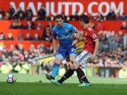 Granit Xhaka führte Arsenal gegen Manchester United als Captain auf das Feld (Bild: KEYSTONE/AP/RUI VIEIRA)