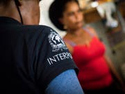 In 13 Ländern der Karibik und Lateinamerikas sind rund 350 Opfern von Menschenhändlern befreit worden. Interpol informierte über die koordinierte Polizeiaktion. (Bild: KEYSTONE/AP Interpol/NICOLA VIGILANTI)