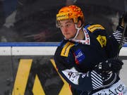 Dominic Zwerger spielt an der WM in Dänemark für Österreich und bekommt es im WM-Startspiel gegen die Schweiz wohl mit seinem Klubkollegen von Ambri-Piotta, Verteidiger Michael Fora, zu tun (Bild: KEYSTONE/PPR/ALESSANDRO CRINARI)