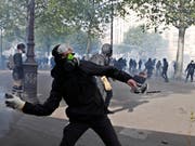 Gewalt hat Paris am 1. Mai zu einem gefährlichen Pflaster gemacht. (Bild: KEYSTONE/EPA/YOAN VALAT)