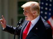 US-Präsident Donald Trump hat die Frist verlängert, bis wann ein Entscheid über zusätzliche Zölle für Importe in die USA getroffen werden soll. (Bild: KEYSTONE/AP/CAROLYN KASTER)