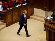 Verrechnet: Oppositionsführer Nikol Paschinjan im armenischen Parlament. (Bild: KEYSTONE/AP/SERGEI GRITS)