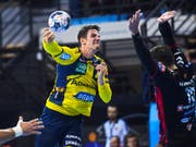 Andy Schmid steht mit den Rhein-Neckar Löwen dicht vor dem dritten Meistertitel in Folge (Bild: KEYSTONE/EPA/GEORGI LICOVSKI)