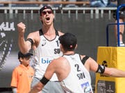 Adrian Heidrich (links) und Mirco Gerson (rechts) spielen sich in Luzern in die Achtelfinals (Bild: KEYSTONE/URS FLUEELER)