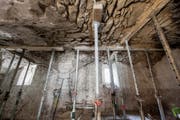 Eine einsturzgefährdete Gewölbedecke (Bilder: Baudepartement Stadt Zug)
