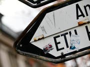 Eine Umfrage unter ETH-Doktorierenden zeigt, dass sich viele von ihnen schlecht betreut fühlen. (Bild: KEYSTONE/WALTER BIERI)