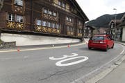 Tempo-30-Zonen geben immer wieder zu reden; nicht nur in Bürglen (Bild), sondern auch in Altdorf. (Bild: Florian Arnold, 9. April 2018)