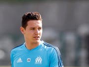 Bei Florian Thauvin kommt trotz zwei Toren nicht wirklich Feierstimmung auf (Bild: KEYSTONE/EPA/GUILLAUME HORCAJUELO)
