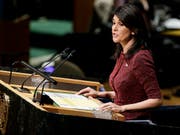 Die USA stimmen gegen einen globalen Umwelt-Pakt auf der Uno-Vollversammlung; die US-Botschafterin bei den Vereinten Nationen, Nikki Haley, bezeichnete das Abkommen als zu vage. (Bild: KEYSTONE/EPA/JUSTIN LANE)
